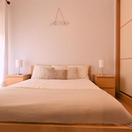 Apartamento Moura อาร์มาซอง เด เปรา ภายนอก รูปภาพ